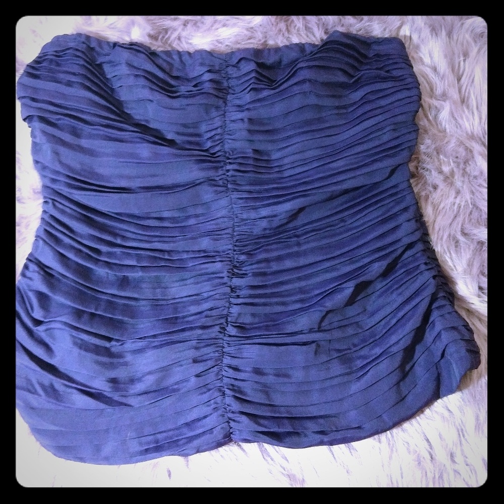 Express strapless top